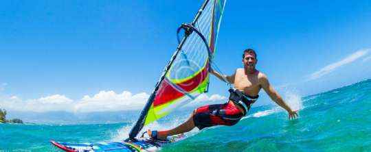 5 Upwind Windsurfing Tips for Beginners